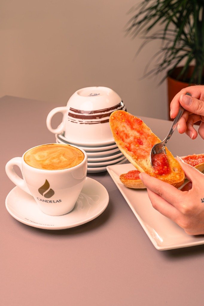 Cafés, Bakeries & Dining moment