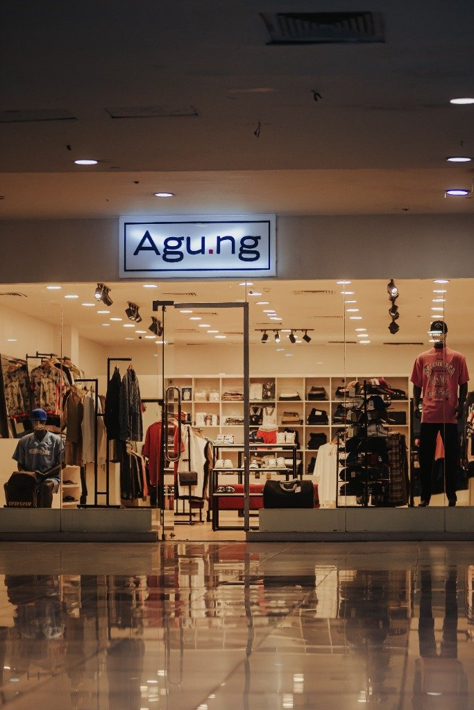 New Outlets & Store Debuts moment